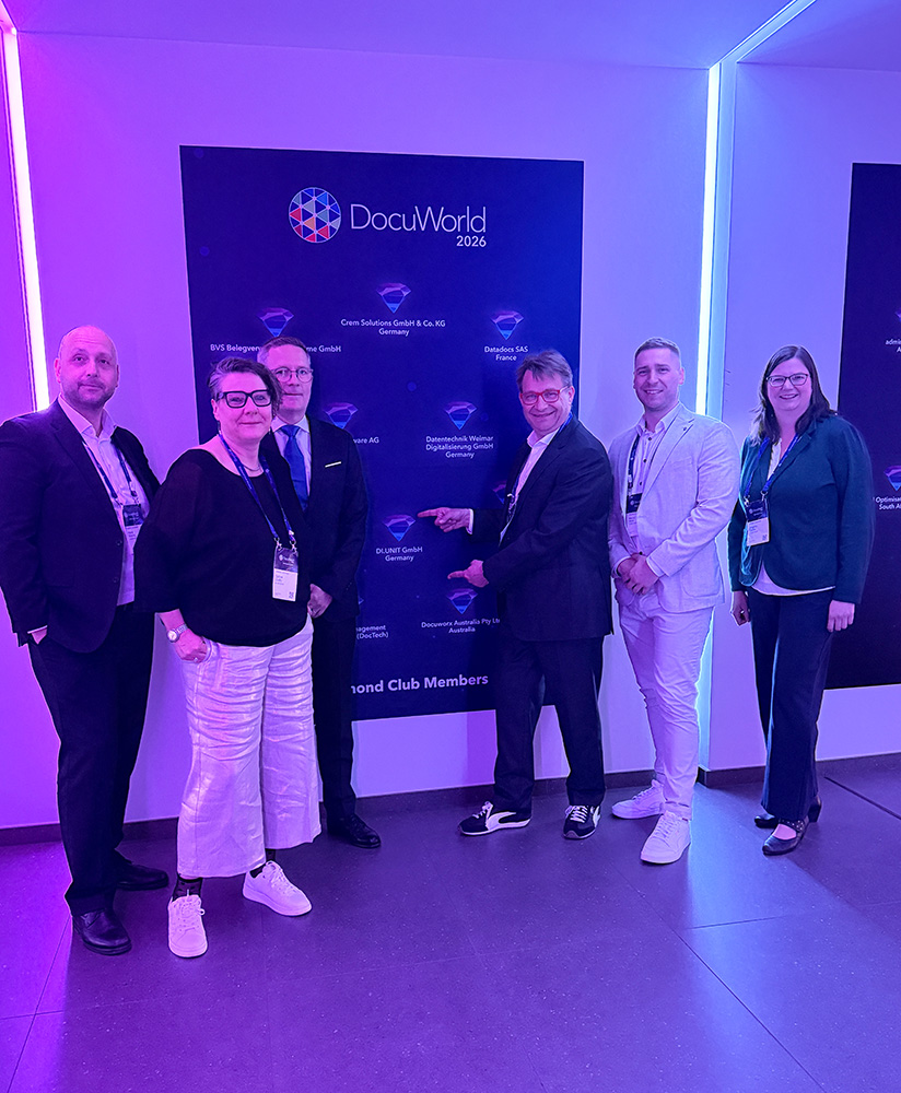 Das DI.UNIT Team in Feierlaune: Wir sind DocuWare Platinum Partner